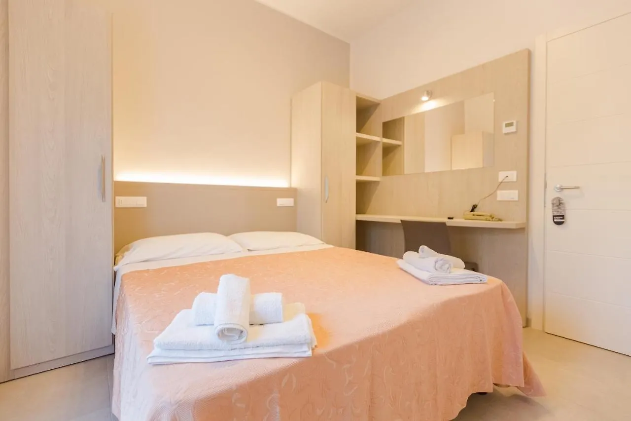 Hotel Altamarea Misano Adriatico 3*,
